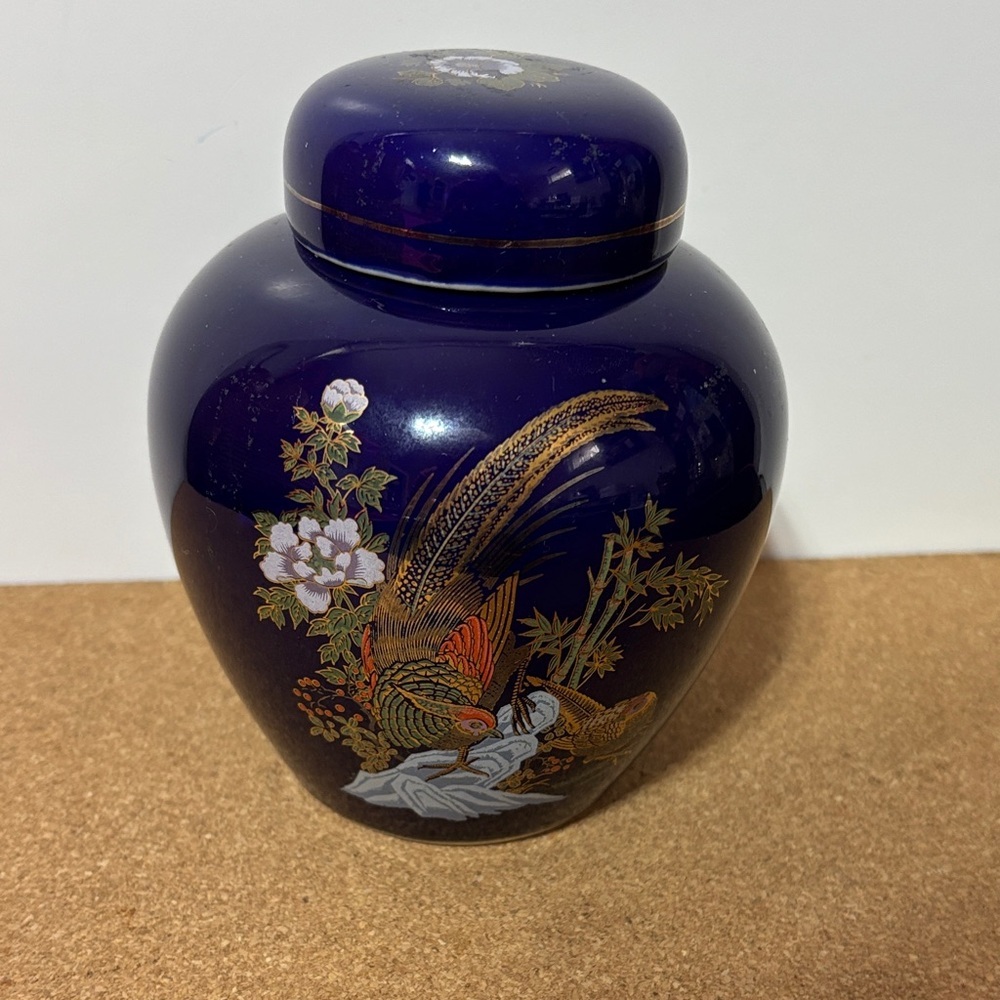 💐Navy Blue Decorative Ginger Jar with Gold Pheasant Motif 6” High Vintage